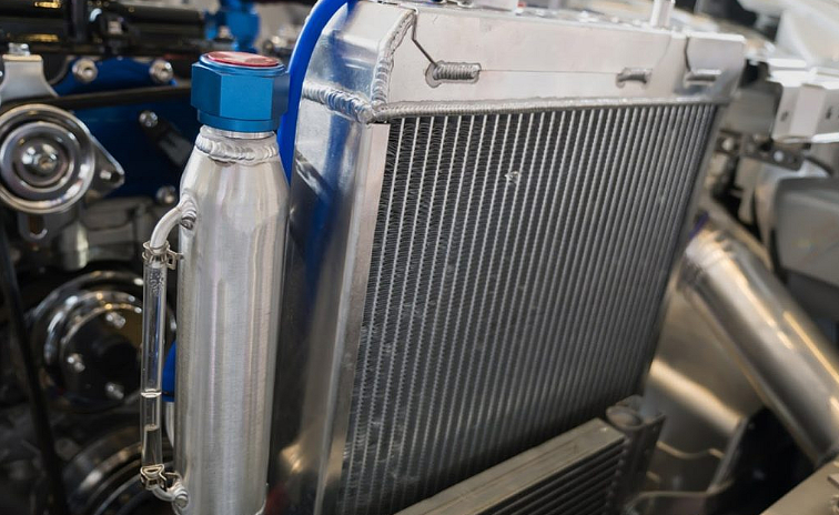 ¿Vale la pena colocar un enfriador de aceite de motor en su automóvil?